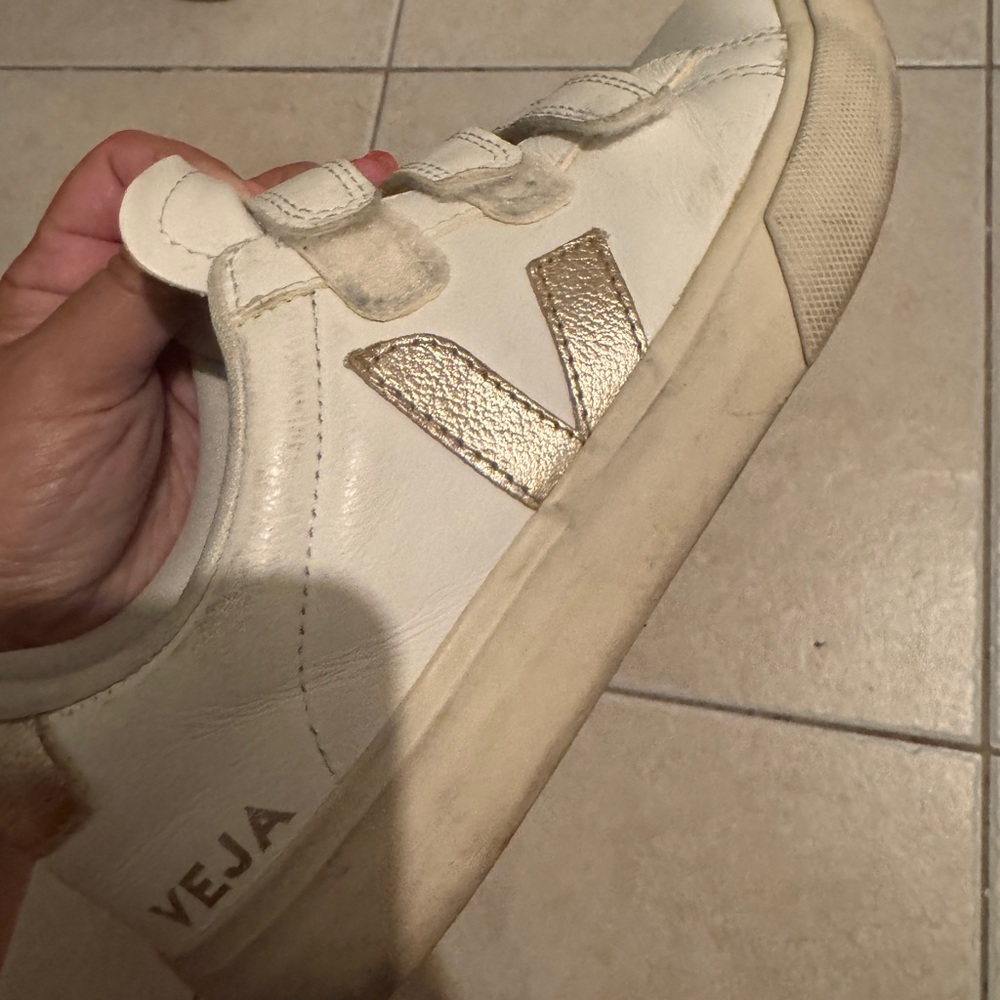 Veja Kids Cream Velcro Sneakers